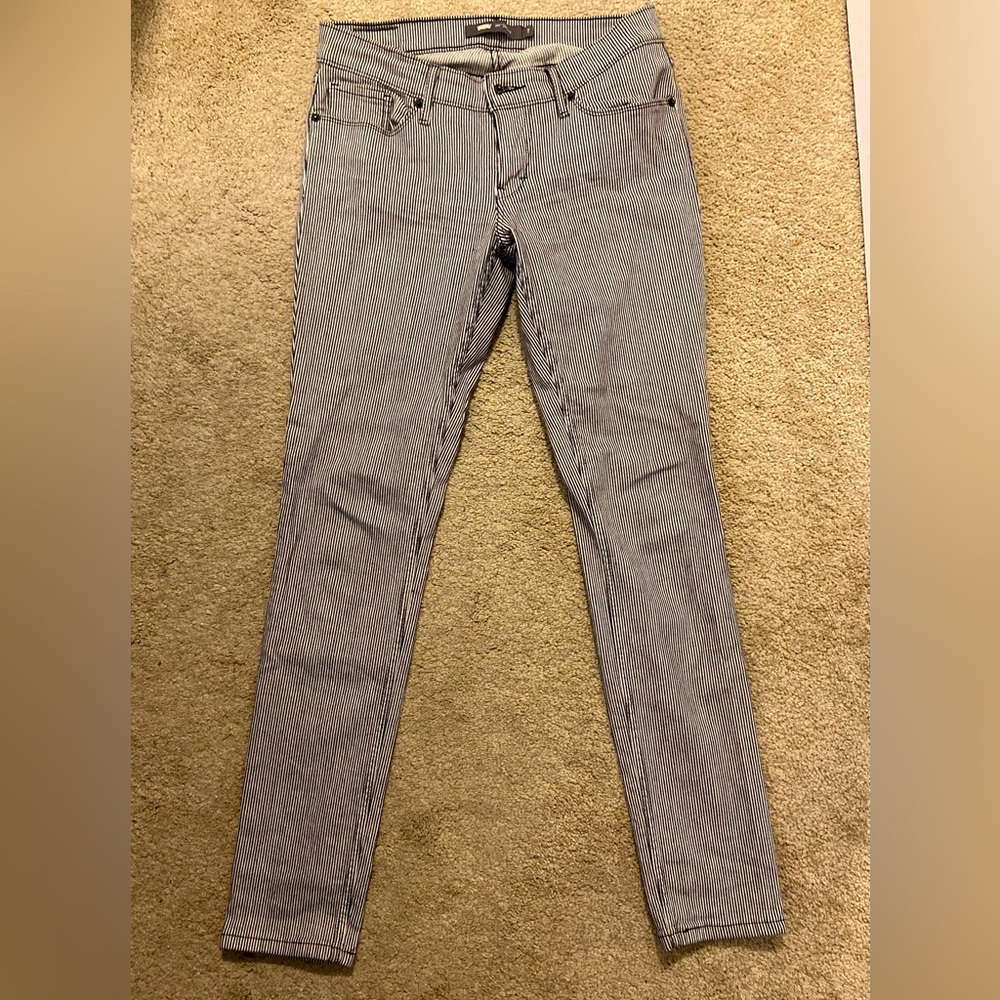 Levis 524 Skinny Jeans Size 7/Size 28